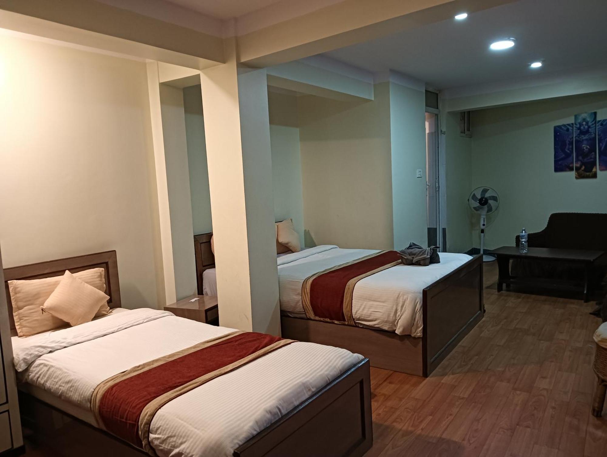 Hotel Pristine Catmandu Quarto foto